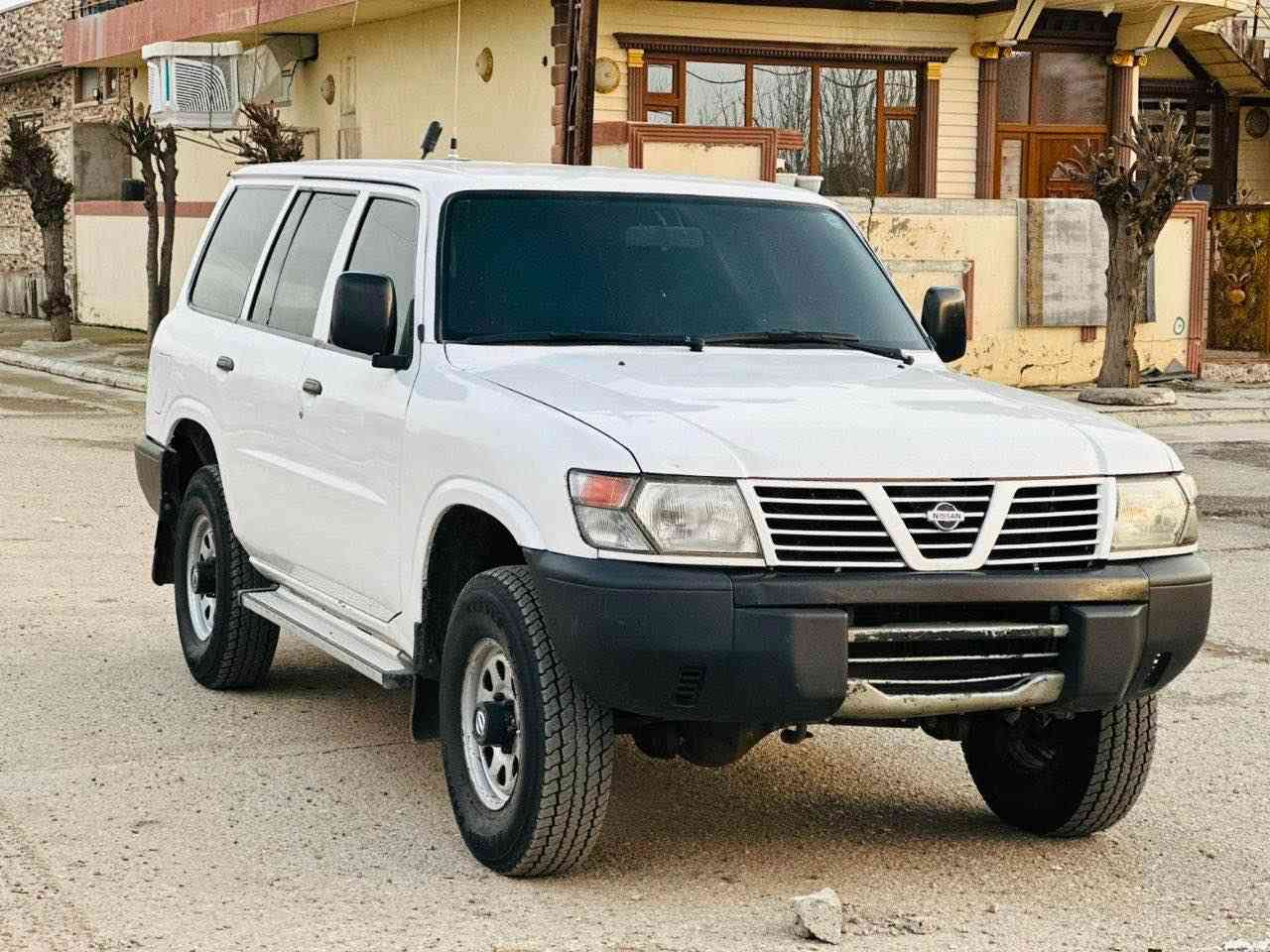 ***********
رەقەم سلیمانی
غاز و بەنزین 
چوار تایەی لۆکی لە ژێرە 
ناو بۆر و جلد 
سەنەوی تا ٢٠٢٨ تازەیە 
ناوی لە لیستا نییە 
یەک پارچەی بۆیاخە سۆنەرم داناوە 
گیر و مەکینەو ئەکسل بە شەرت 
سەیارەکە پاک ماوەتەوە بێ مەسرەفە
سعری ١١٥ گەڵاو معامەلە 
*********** شوێن هەلەبجەی تازە دار بنديهكان, السليمانية
