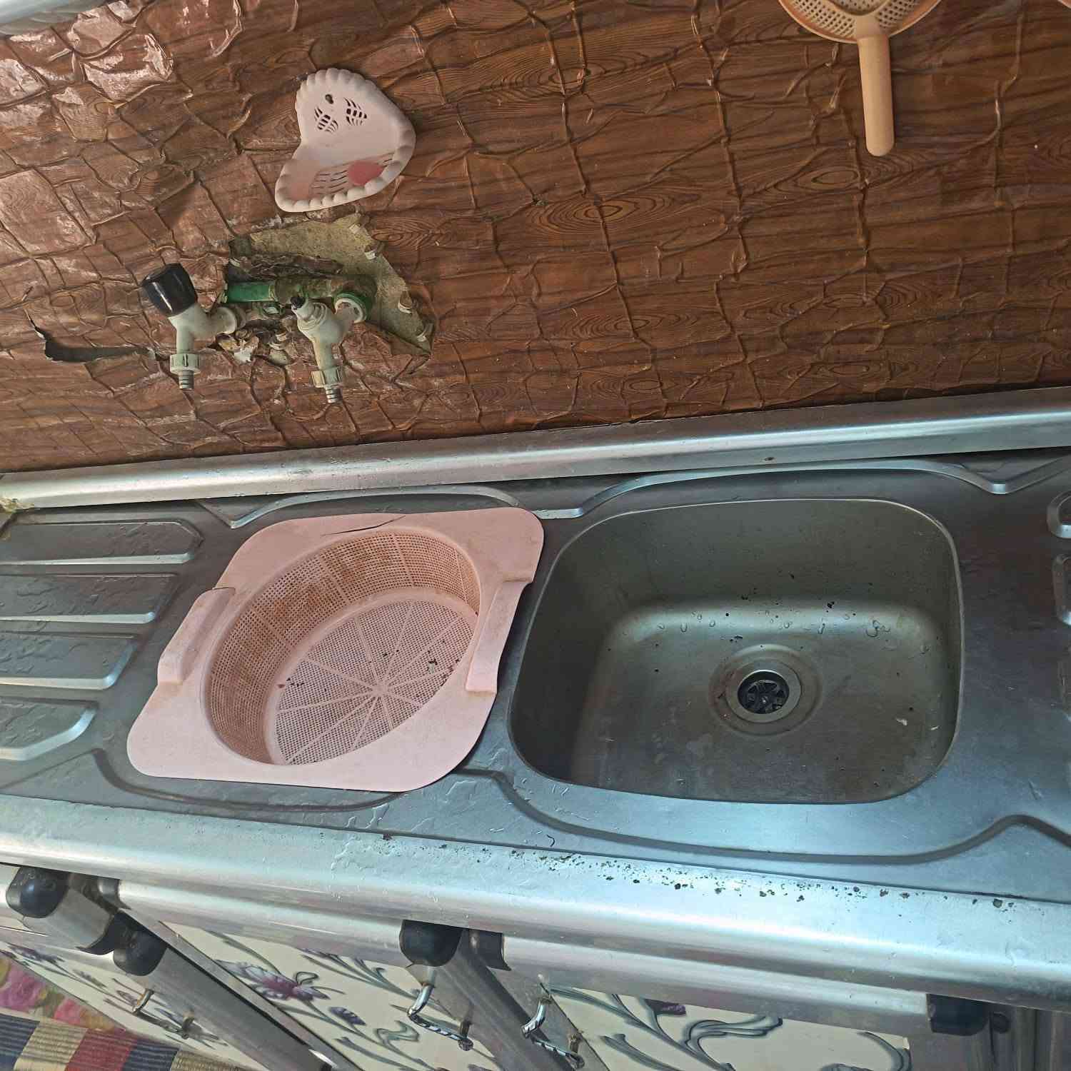 سنكي وكاونتر تسكام للبيع نظيف لا كسر لا ثقب لا خياس 
السعر 190 وبي مجال قليل مال مستعجل 
للاستفسار المراسلة أو الاتصال على الرقم 
***********
