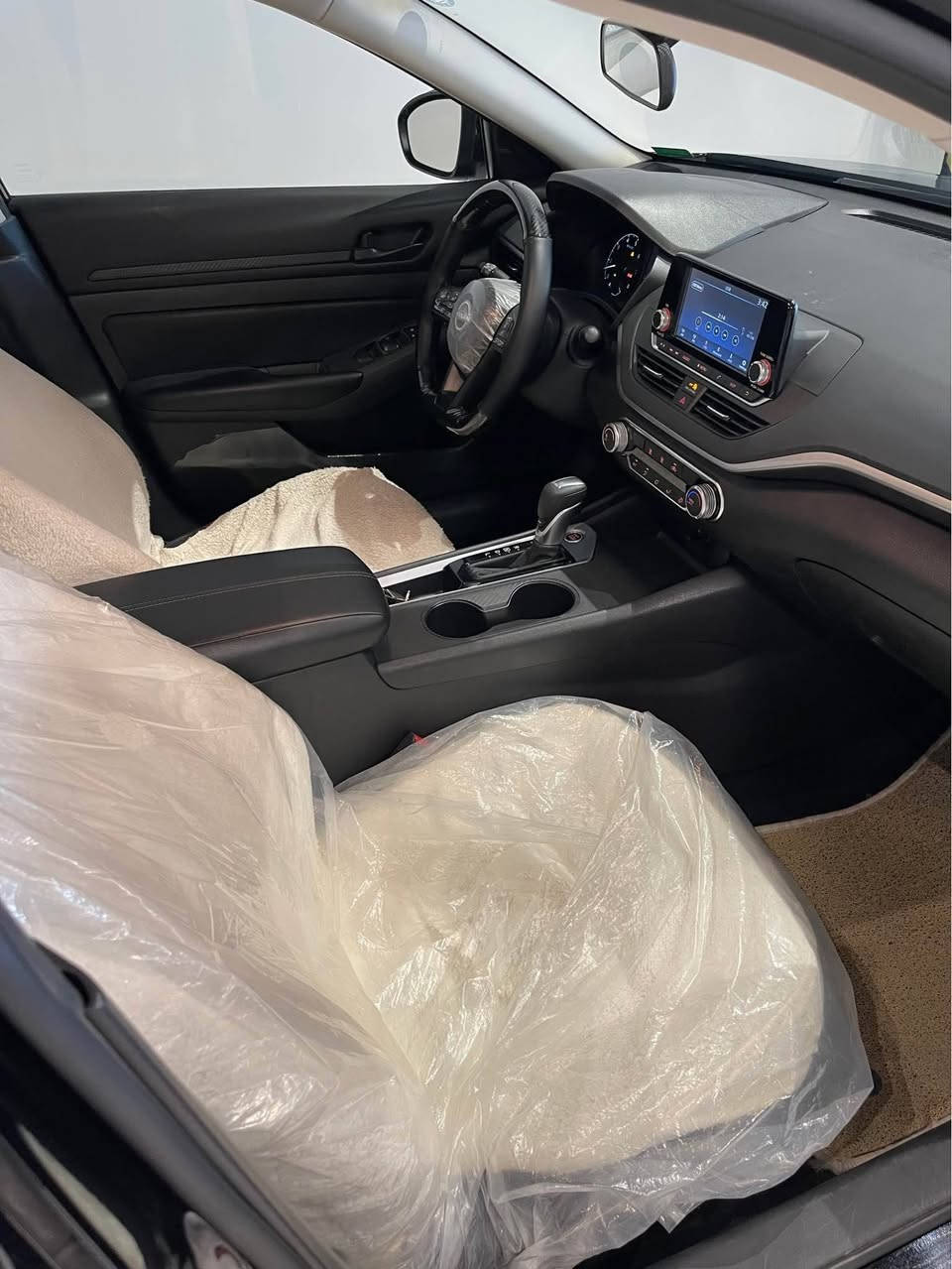 nissan Altima 2024 S
پێش و پشتی کەپسە — ئێرباگی نەتەقیوە 
تەنها چاملوخی پێشەوەی سەکن بۆیاخە - 
دەعمەکەی زۆر زۆر خفیف بەس لێکراوەتەوە چاملوخەکە
 لایتبو سێتی ڕادێتەر هەمووی بیلادیە - ١٤ هەزار میل ڕۆشتووە
ڕەقەم سلێمانی - تحویل غرامە بەشەرت - 
شوێن کۆمپانیای ڕۆژماک 
1N4BL4BV3RN404089

***********
***********

نیسان التیما مودیل ٢٠٢٤ مواصفات اس 
بجم کبس - بدون ارباک ( کل سلیمە) 
فقط جاملخ امامی سکن صبوخ بدون دواخل - 
لایتات سیت رادیتر بلادیە - رقم سلیمانیە جاهز
ماشیە ١٤ الف میل - کیر مکینە بشرط - سیارە مثل زیرو
مکان سلیمانیە - 

1N4BL4BV3RN404089
***********
*********** السليمانية, العراق
