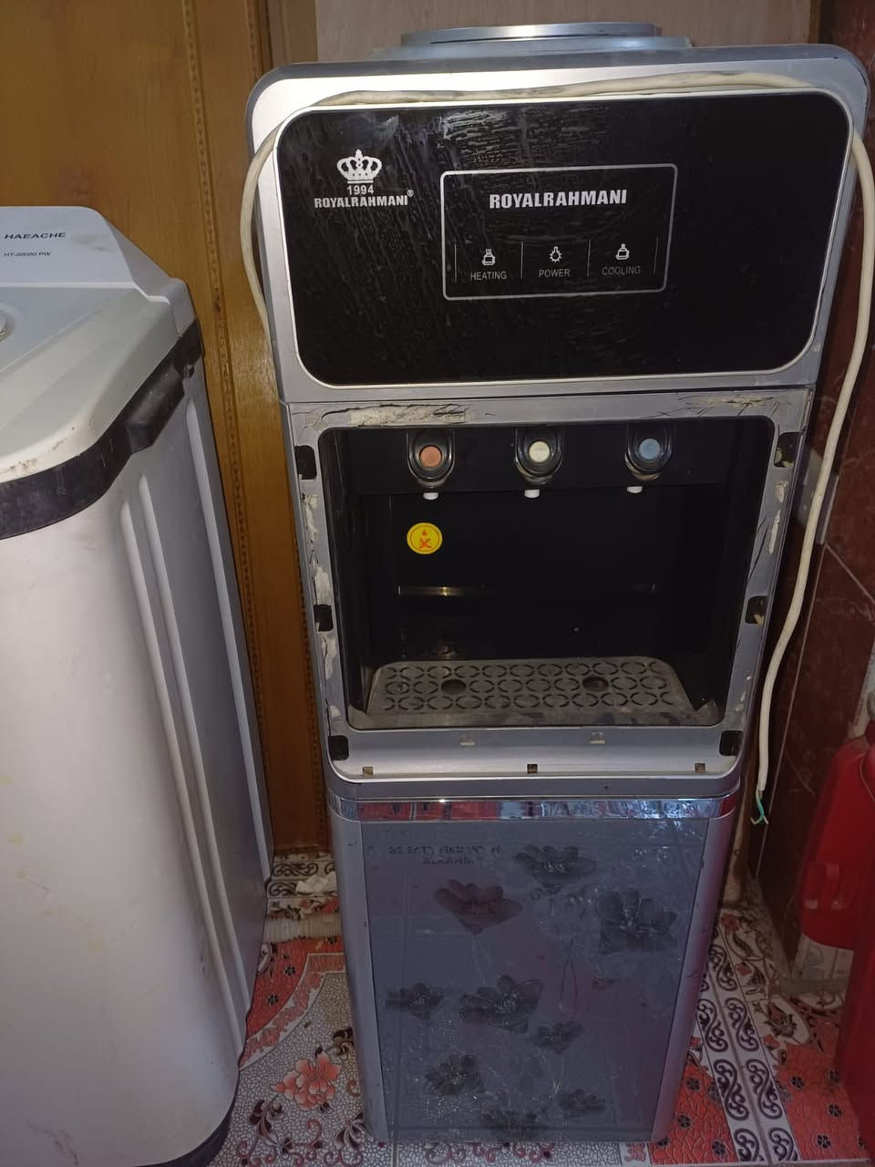 السلام عليكم غراض بيت للبيع نضيفات كلش مكاني بغداد بلديات***********
