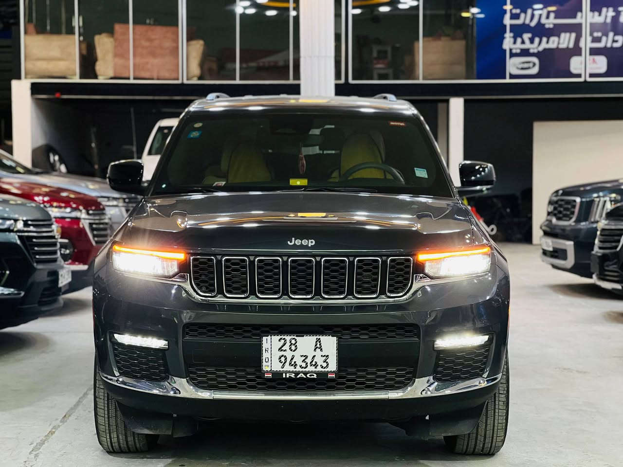 السلام عليكم اول شي نذكر رسول الله وأل بيته.
السياره جيب شيروكي وارد امريكي .
الوان: نيلي طافي.
محرك السياره : 3600.
السياره رقمه شهداء نجف .
عداد المسافه 81000ميل
موديل السياره2024.
حادثه : قطعتين فقط.
مواصفاتها. تحكمت استيرن قياده ذاتيه عداد تحديد السرعه  كامره ليليه شاشه كبيره .
 صاحب المعرض1 علي الكرعاوي.                                         صاحب المعرض2 مصطفى شعبان.                                      رقم المعرض:***********. سعر السياره 295
