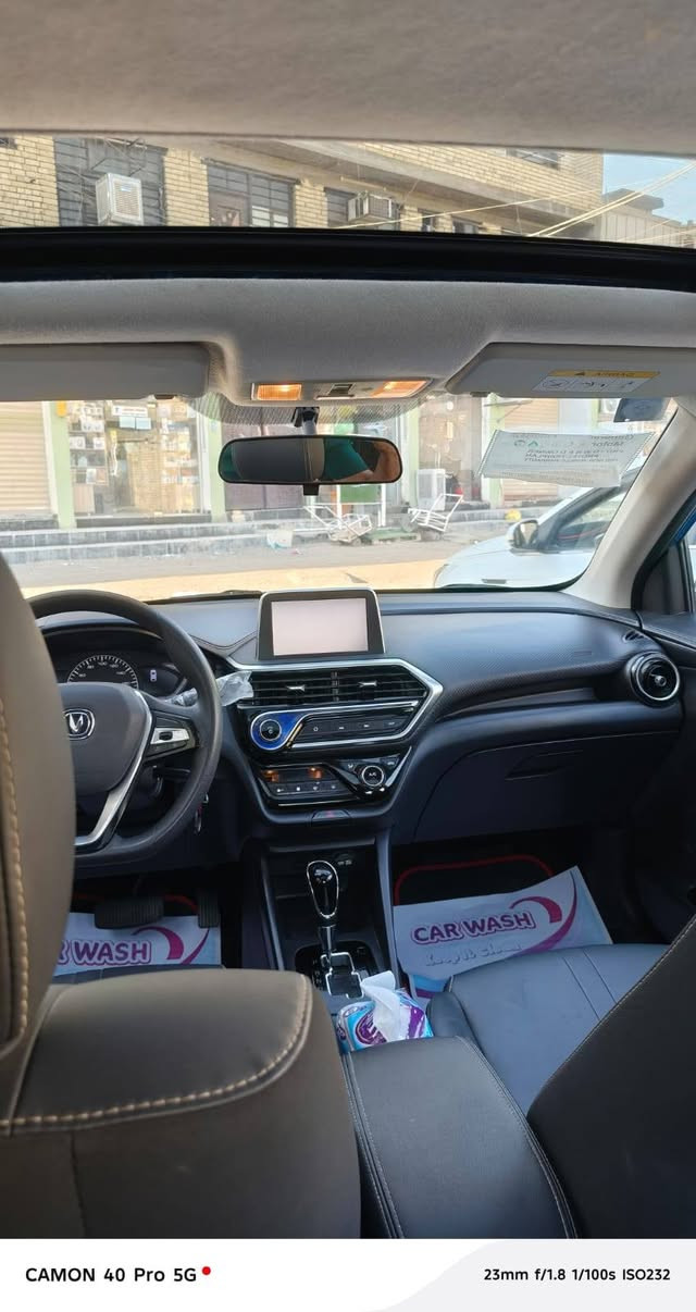 سلام عليكم شان جان للبيع موديل 2023سنويه باسمي سياره كفاله لا ضربه ولا صبغ ولا تبديل سياره كبل للشارع خير من الله متصرف عليها ربع ماشيه 49الف وقابله للزياده سعر 94 وبيها مجال عنواني بغداد الامين او السعدون *********** ***********
