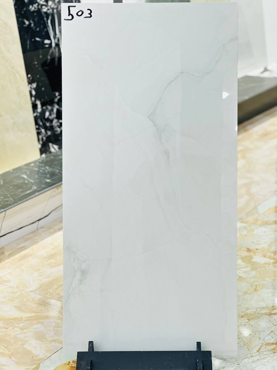 بسم الله الرحمن الرحيم 
يقدم لكم معرض ابو يزن للسيراميك والبورسلين 

اجود وارقى انواع السيراميك والبورسلين 

 
وباسعار مناسبه وجوده عاليه 
تنويه أن بضاعتنا قطع ليزري وليس 
عادي

بورسلين لوح 60x120
من ارقى النوعيات 
نانو بوليش 

ويوجد لدينا جميع انواع السيراميك والبورسلين من جدران وارضيات 
للحجز والاستفسار يرجى مراسله الصفحه عبر الخاص او المراسله واتساب 
***********
