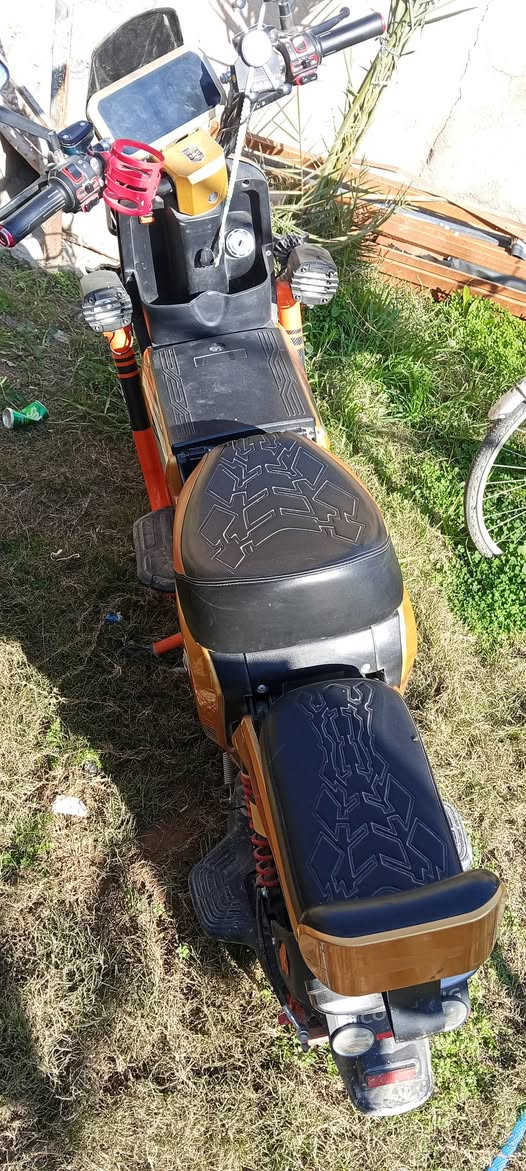 دراجه شحن للبيع السعر (500)للاتصال عل(***********)بي الجاملق مكسور و يفقد شحن
