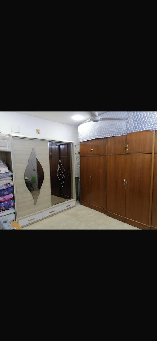 السلام عليكم بيت مساحة 100/ متر للبيع في منطقت بلديات المعسكر  اي استفسار على  الرقم  (***********)  البيت بناء جديد  ونضيف
