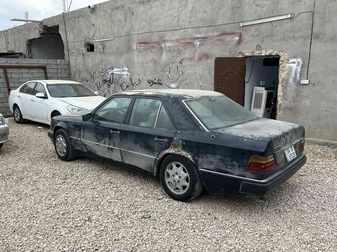 مارسدس. مؤديل 1991. بيبي شبح رقم بصره انكليزي سنويه 2030 باسمي. تحويل مباشر

السياره جاهزه من كلشي غرفه جديده مكينه جديده تبريد شغال 

السياره يرادلها صبغ فقط كلشي متحتاج غير الصبغ عارضه للبيع ولمراوس  حسب القناعه  السعر 43 وبيه مجال بصيط. 

للاتصل ***********. مكان السياره الديوانيه قضاء غماس  تفاصيل اكثر بالفيديو
