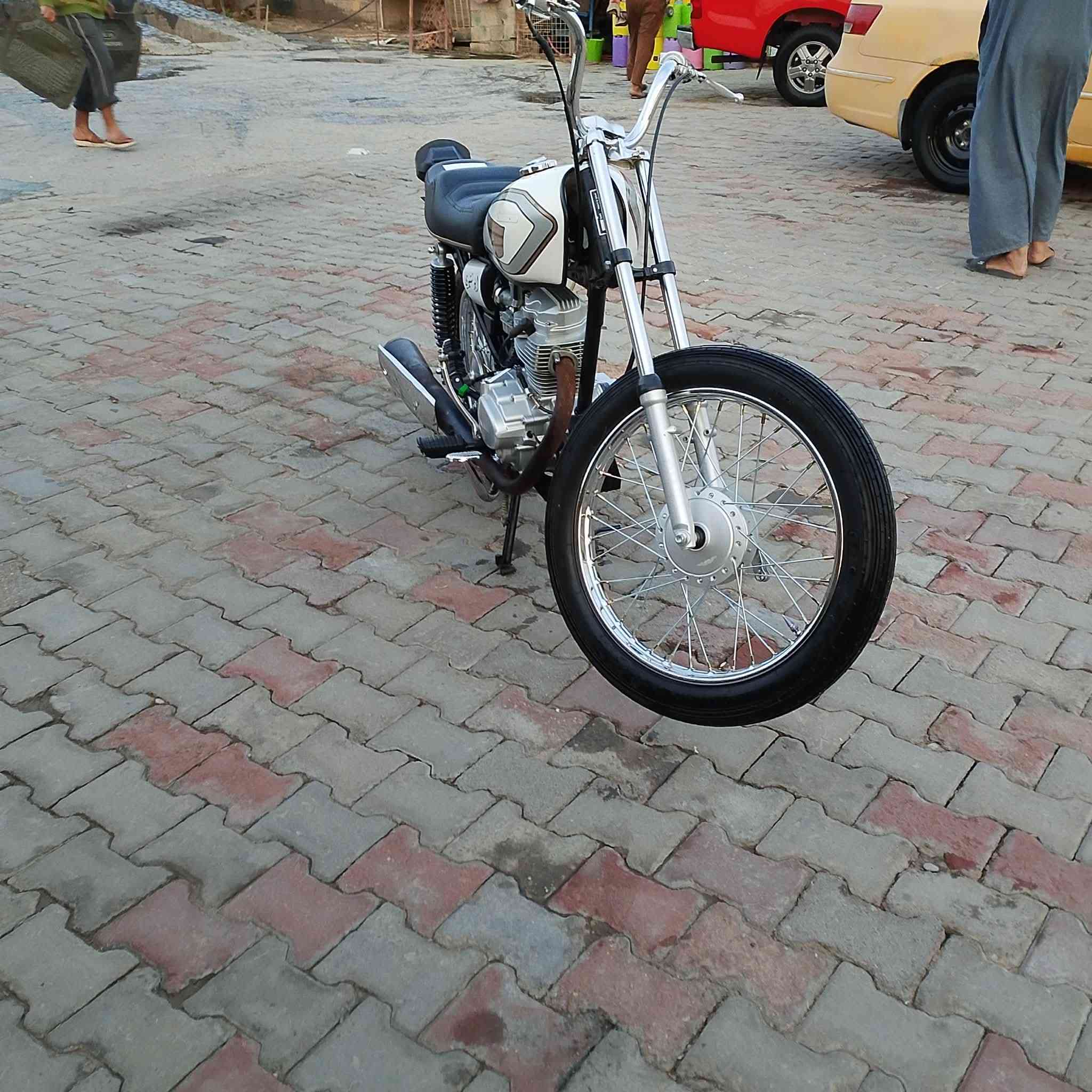 سلام عليكم دراجه البيع ٢٥ أوراق اصولي سعر 500 خمسين دراجه خير من الله حلوه ونضيفه مكاني واسط صويره ***********
