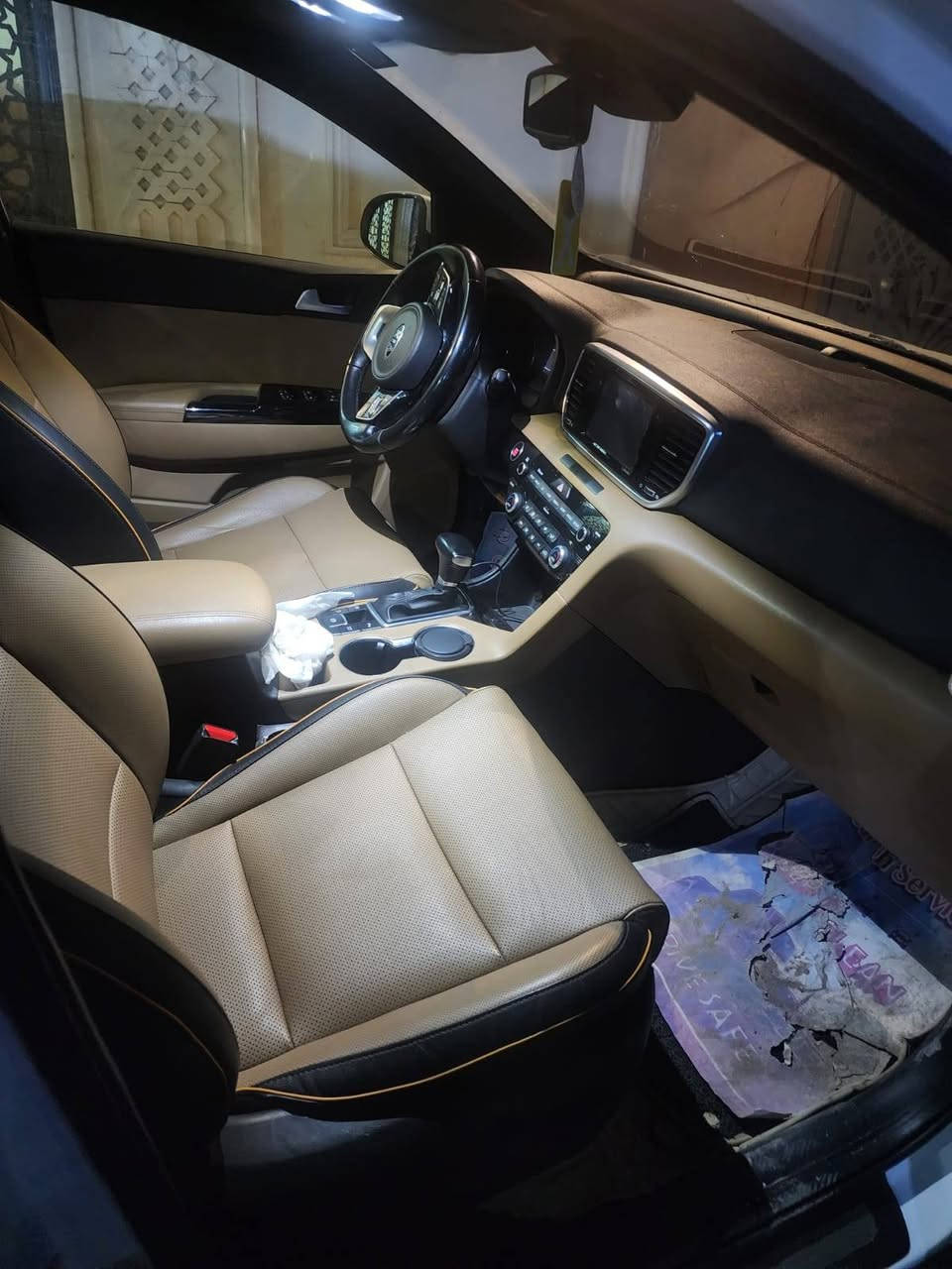 من رخصت الأدمن المحترم 

متاح كيا سبورتج موديل 2020

جيتي لاين كفالة عامة 

ماشية 44 رقم بغداد 

مكلف بالنشر رقم صاحب السيارة

 السعر (227 ) بيها مجال حك الجية 

***********
