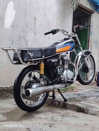 ٤٠٠ • دراجة