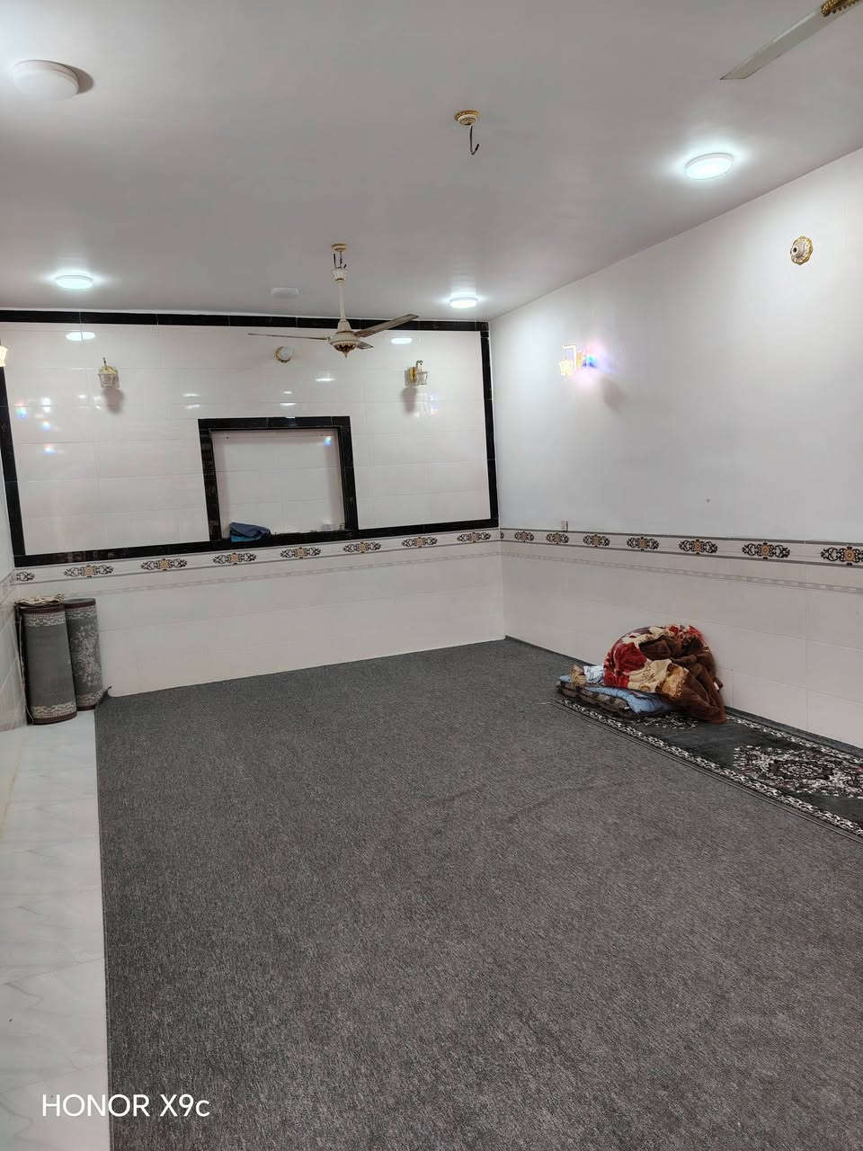 بيت. البيع. مساحه. 200.متر. يحتوي. علا. غرفتين. وصاله. وستقبال. وصحيات. 2
صب. كونكريت. فوق. وجوا. لساس

كله. بورسلين. وجدران. سيراميك

مزفت. للاستفسار خاص بالرقم***********نجف.
