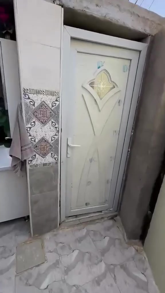 السلام عليكم يوجد بيت للبيع المساحه 105 متر طابق واحد كامل من كلشي بناء ٢٠٢٢  طابو زراعي سند ٢٥ يتكون من استقبال ومطبخ وهول وغرفه وصحيات داخليه وخارجيه السعر خاص مجاري +الشارع تبليط العنوان ابو خستاوي شارع سيدعلي يبعد عن الشارع العام ١٠٠ متر الاستفسار مراسله الصفحه او الاتصال على الرقم ***********
