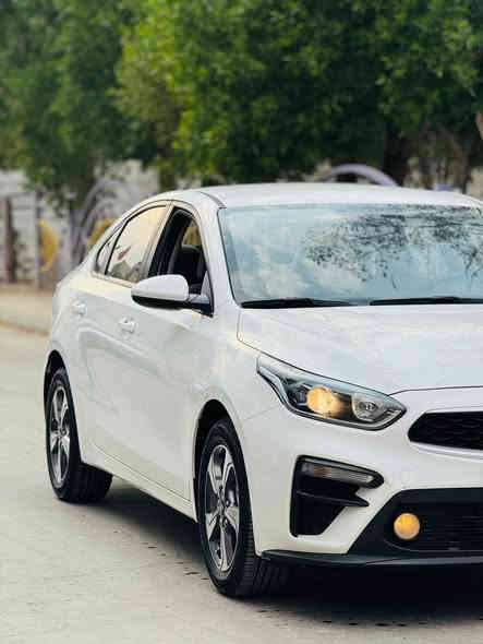 السلام عليكم 
للبيع سيراتو 2019 رقم اربيل دولي تحويل او وكالة 
مكفولة كفالة عامة 
محرك 1600 
داخل لونين 
مانع انزلاق 
حساس اطارات 
السعر 155 
للاستفسار الاتصال ***********
