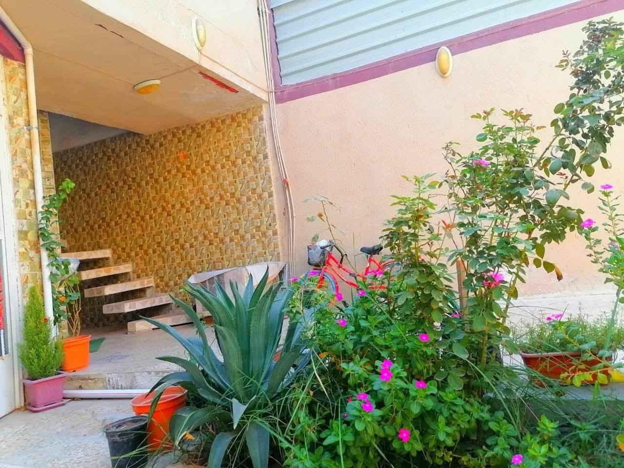 الدار للبيع ' في النجف الأشرف الكوفة الشارع السايلو قريب عن كورنيش الكوفة منطقة البو ماضي مقابيل مجمع  السفير طابو زراعي صرف سند ٢٥ تابع لالبو ماضي طابو قديم طبعا
المنطقه مسكونه اكثر من 60 سنه  المنطقة شوارعها تبليط ومقرنصة  و هادئة 
 المساحة 220طابقين الطابق الأول غرفتين مع صالة ومطبخ وتخاريج داخلية وخارجية وأستقبال  و مكشوفة  ساحه كراج  حديقه  'الطابق الثاني يتكون من غرفة وصالة وتخاريج'  و مخزن 
البناء الطابق الاول طابوق  و الطابق الثاني ثرمستون والسقف عكادة  والبيت  بي معاملة مال بلدية جاهز للتطويب 
تبليط ماء كهرباء خدمات في المنطقه ٣ مدارس ابتدائية ومتوسطه واعدادية بنين و بنات 
السعر 80  وبي مجال 
ملاحظة : البيت حاليا غير مسكون و فارغ وللاستفسار الاتصال على الرقم حصرا  او واتساب على نفس الرقم 
 ‏‪‏‪***********‬‏ 

الدار للبيع ' في النجف الأشرف الكوفة الشارع السايلو قريب عن كورنيش الكوفة منطقة البو ماضي مقابيل مجمع  السفير طابو زراعي صرف سند ٢٥ تابع لالبو ماضي طابو قديم طبعا
