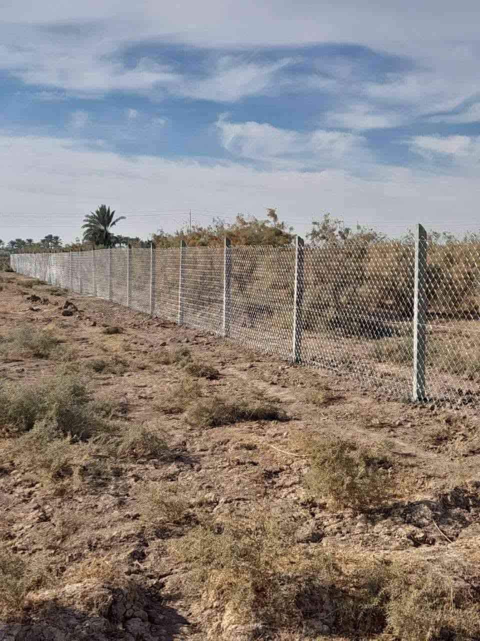 سلام عليكم عمل ونصب اسيجه بيارسي بكافت المحافضات بسعار ماسبه هاتف *********** ***********
