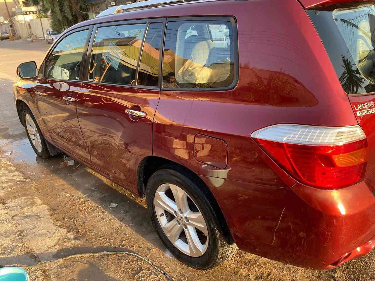 هالندر موديل 2010
6سلندر دفع رباعي محرك 3600
رقم بغداد  باسمي تحويل مباشر 
سياره فول ما عدا الفتحه 
محرك خير من الله تبريد ممتاز صرفيات بانزين ممتازه 
صدر حداديه  تايرات باتري جديد سياره كامله من كل نواحي 
دواخل فرش ارضيه جلد
سياره بيها صبغ ٣ قطع اثر جراد وصور موضحه وضع السياره الحالي .  
مكان السياره الانبار قضاء هيت 
للاسفسار ***********
