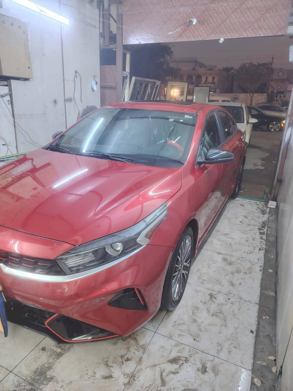 سلام عليكم فورتي جي لاين فول سياره رقم بغداد حادثه بيبان ثنين شويه من جملغ الخلفي جديده سياره موديل 24 ***********
