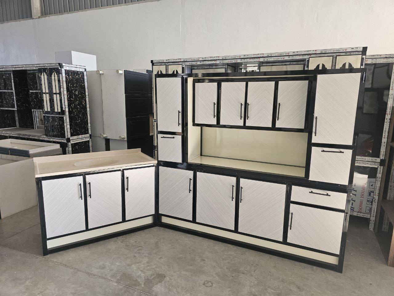 ما عليك بس  احجز والطلب يوصل لباب بيتك 🤗🌹🤗.

كاونتر مترين ارضي وملحق مع سنك متر و٢٠ مرمر . 

♥️♥️السعر 325/ الف♥️♥️


**إذا كنت صاحب هذا الإعلان وتريد حذفه لأي سبب، رجاءا أرسل رسالة إلى الدعم الفني**