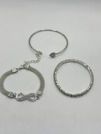 اكسسوارات شخصية • كمية متوفرة