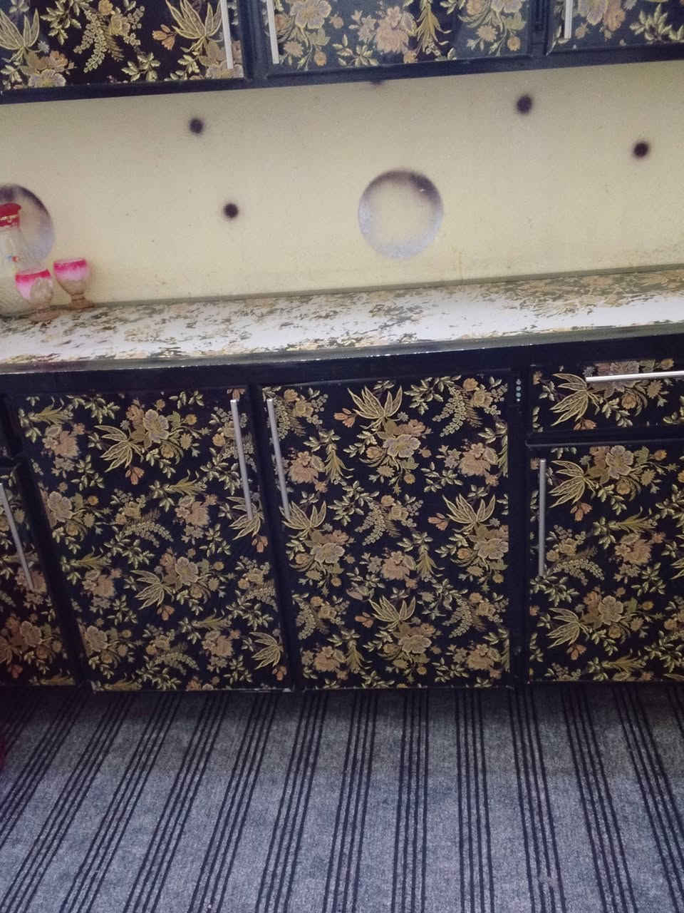 السلام عليكم كاونتر ثلاث قطع ب350وبي مجال اتصل عله الرقم ***********
