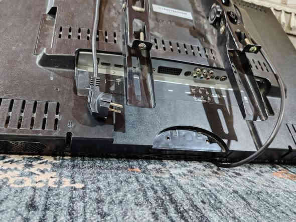 سلام عليكم
شاشه مستعملة 
سعره 75وبيها مجال 
مكان زبير 
***********
