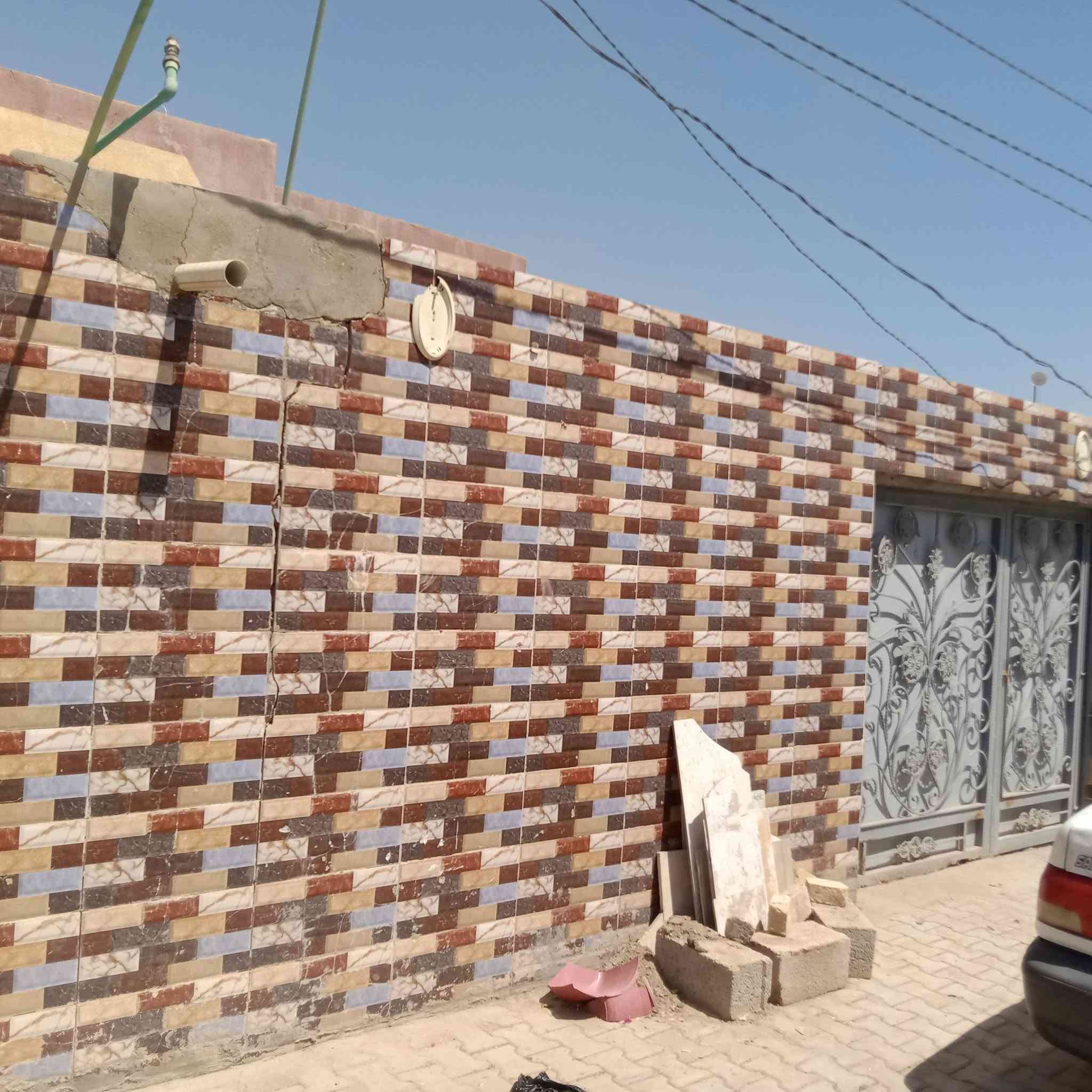 السلام عليكم
بيت مساحته 130م موقعة الرضوية السابعة شارع التركمان قريب على شارع العام يحتوي على استقبال وغرفة وصاله ومطبخ وصحيات 

للأتصال 👇
***********
(ما اتواجد على الفيس العنده إستفسار على الرقم فقط)
