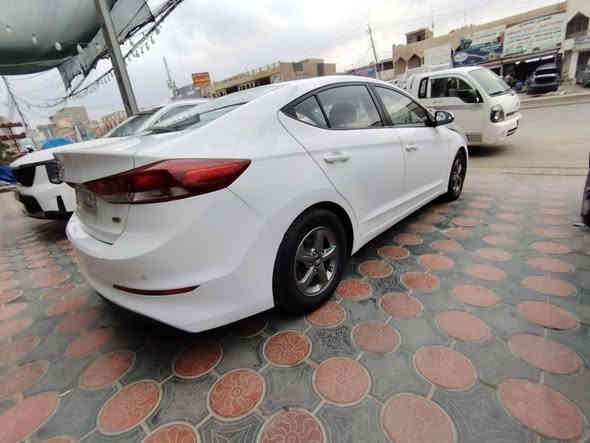 النترا افانتي  2017 خليجي...
فول موصفات...
بصمه..
فتحة سلايد..
تبريد بيانو... 
مري شفط..
اشاير مري..
كشنات جلد..
تدفئه كشنات..
تدفئه ستيرن... دركه...
مود درايف... 3 وضعيات..
حساس خلفي بلادي..
محرك 1600... GDI... مفتوح كازكيت معلي.. اي ادوانز ماكو بشرط بانزين عادي...
السياره بدون حادث بيه صبغ باب خلفيه اثر شخط صبتغته..
باقي السياره كفاله البجم كبس شركه تبريد تدفئه كله شركه...
باسمي ورقم دولي جديد بغداد... تحويل ثاني يوم...
تخم تاير جديد جواها... وجاهزه مبيه اي نقص...
السعر ب ..144... بيه شي بسيط للطيبين.
ترايه مال جديد...
مكاني بغداد الكرخ حي جهاد
هذه رقمي.. ***********..
بدون كسران يرحم والديكم سياره جديده الله يشهد وافحص سونر وين ميعجبك... 
الي يشوفه غاليه ان شاء الله يكله احسن منها...
