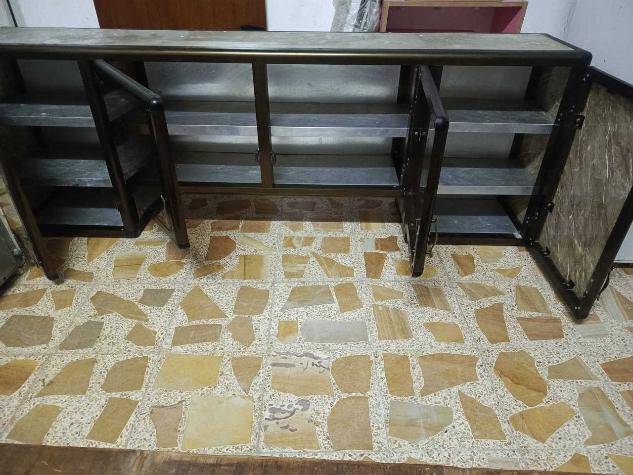 ملحق المنيوم مال كونتر جدا نظيف قياس مترين نوع الثقيل وتخت نفر بدون ملحقات


**إذا كنت صاحب هذا الإعلان وتريد حذفه لأي سبب، رجاءا أرسل رسالة إلى الدعم الفني**