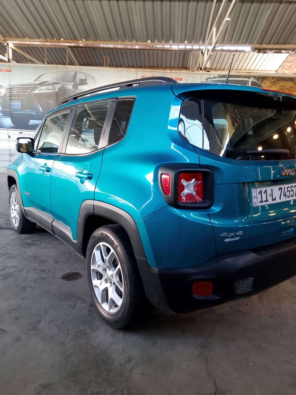 السلام عليكم 
Jeep Renegade
موديل 18 بيها بنيد وباب
السعر 125$ 
العنوان بغداد البنوك 
للأتصال ***********
