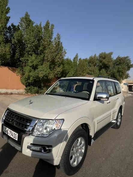 السلام عليكم
-ميتسوبيشي باجيرو gls 2022 وارد خليجي  العلامة الذهبية اصل
 -محرك 6سلندر 3.0L 
-كلين تايتل بيهة خدوش بسيطة مثل ما موضح 
-الممشة 38 الف كيلو حقيقي
-  فول مواصفات عدا الدمام( فتحة سقف رادارات خلفية كامرة خلفية رادار امامي  وشاشة،تحكم ستيرن، كشنات جلد ،مثبت سرعة  ، اوامر صوتية ،انارة ترحيبية انارة زينون تلقائية  تبريد تلقائي + منفصل اربع قطع امامي و اربعة خلفي ، لد نهاري ، كشافات ضباب امامي و خلفي ، ثلاجة، مري شفط ،7 راكب) .
- السيارة عليهه تخم تايرات جدد صار الهن اقل الشهر من مبدلات (السبير مطاخ الكاع من طلعت من الوكاله) 
*اخوان السيارة عالبلاد مامبدل برغي بيها يشهد الله .
-السعر $290 ورقة وقابل للتفاوض 
 الشراي يتصل على الرقم ويدلل *********** ما متواجد بالتواصل .مكان السيارة بالسماوة، رقمها اربيل (بيع فقط).
