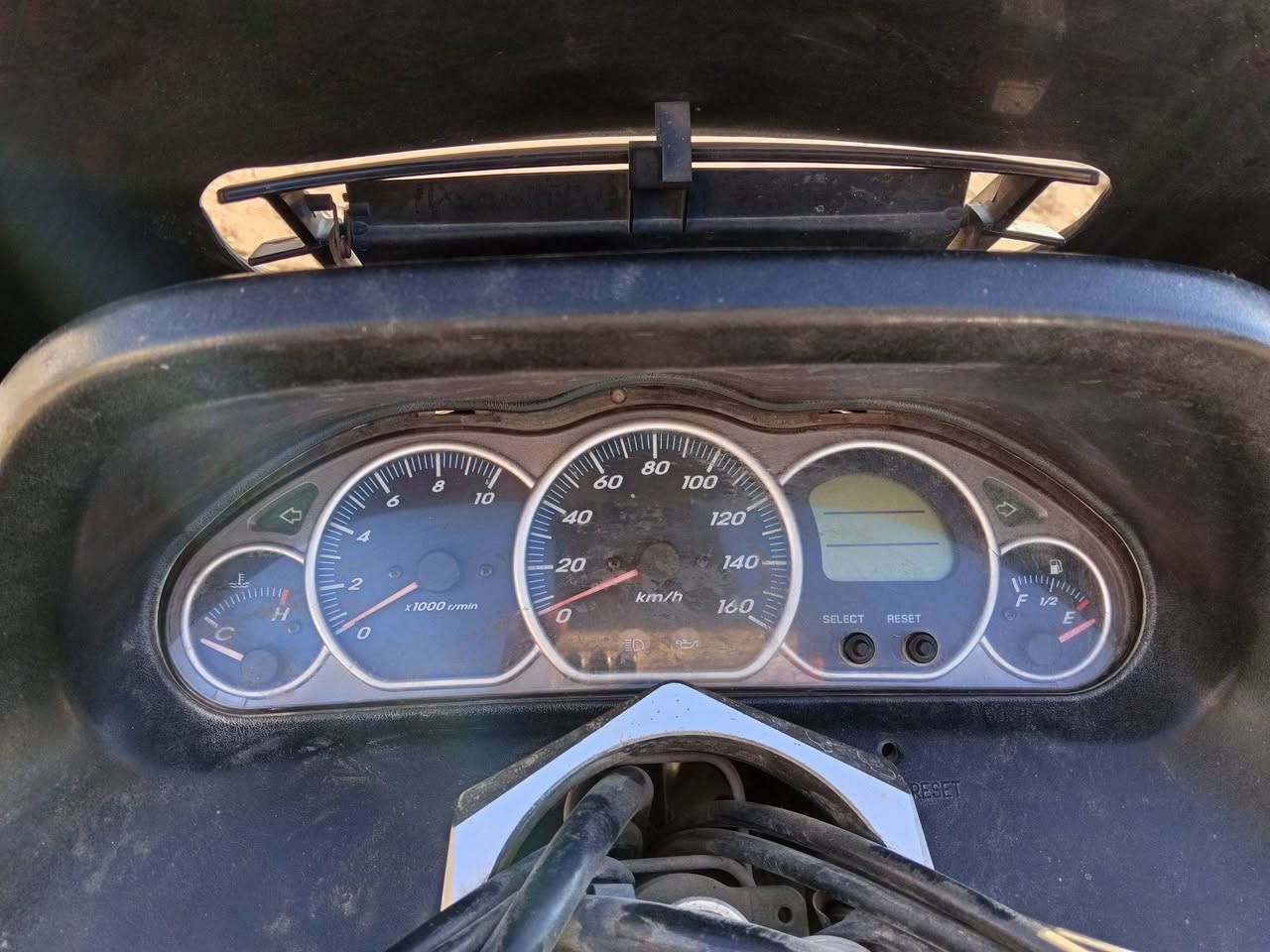 سلام عليكم ماجسته دبل رون شغاله كلشي ما بيها بس اني ابيع كوم حديد اطيكياها تشتغل بس بدون باتري جيب باتري وياك وشغل مكاني حله شارع 80 مال كربله السعر 200 قرب موقف الكيات ***********
***********
