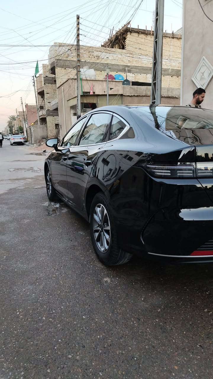 للبيع بيوايدي دستروير ماشيه 6000 الف مكفوله كفاله عامه بعدها زيرو الاتصال ***********
