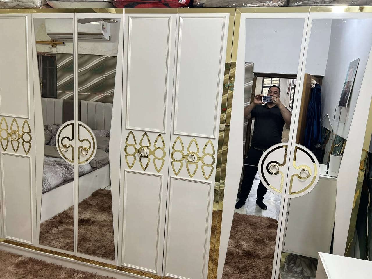 غرفة للبيع استعمال قليل السعر مليون و١٠٠ للاستفسار ***********
