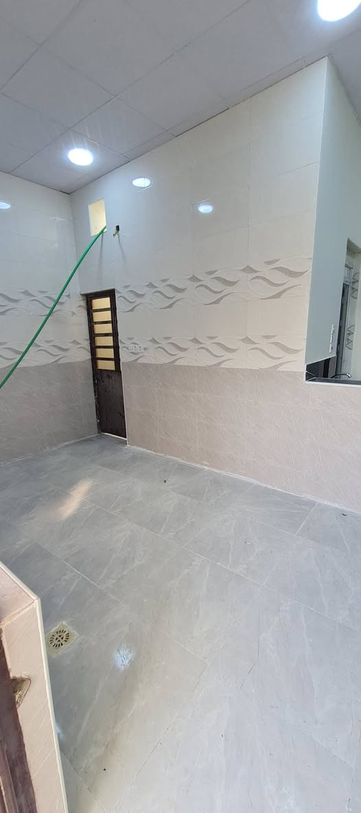 بيت للبيع ١٠٠م  ركن في البصره الجزيره شارع زين العابدين قرب مجمع عالم الرواد السكني   السعر ٥٨ 
***********
