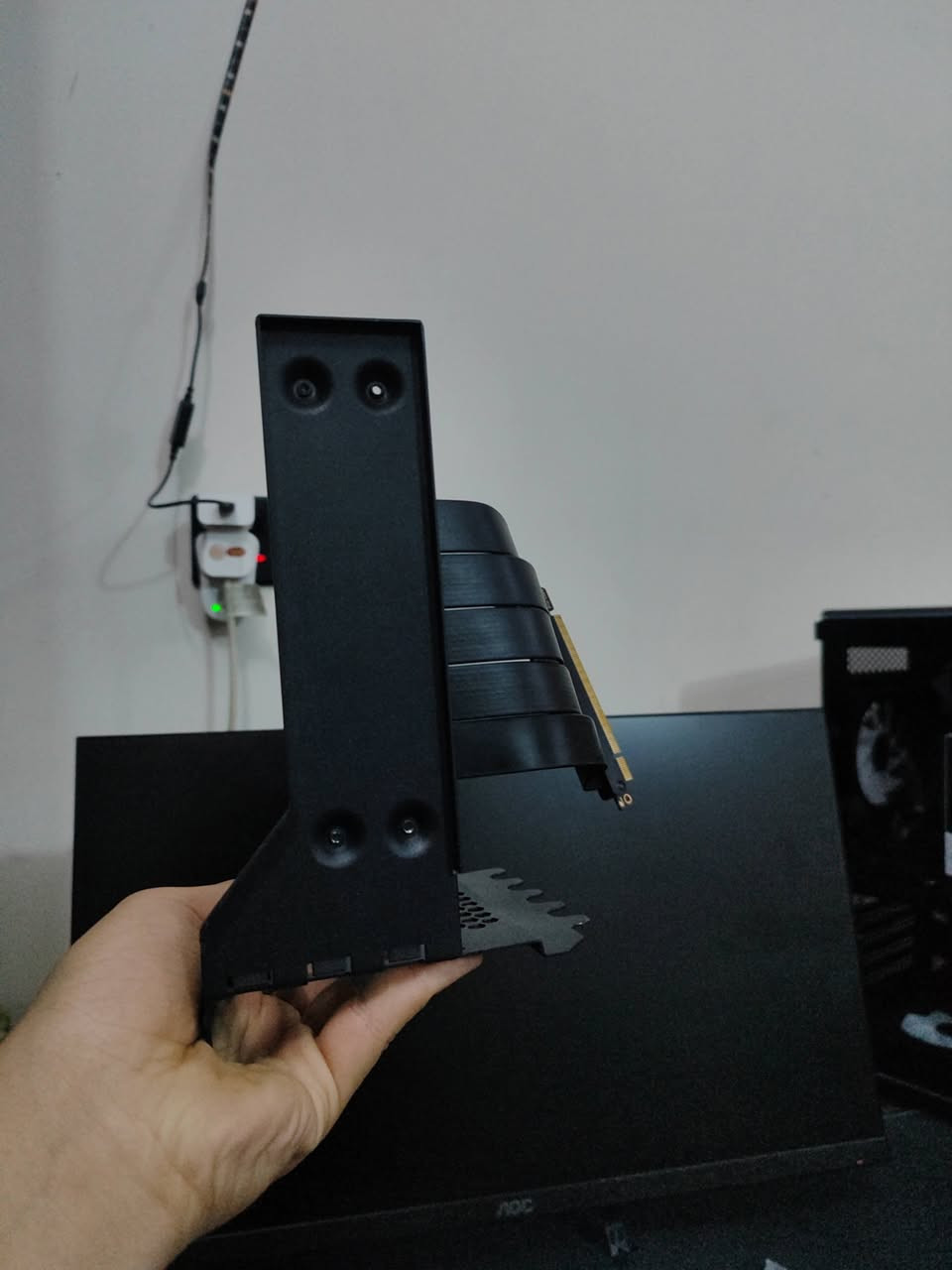 ريزر كرت شاشه
فكرته يخلي الكرت واكف
pcie gen 4
كامل ملحقاته مع براغي
شراي راسلني خاص
او واتساب ***********
مكاني بغداد الشعب
