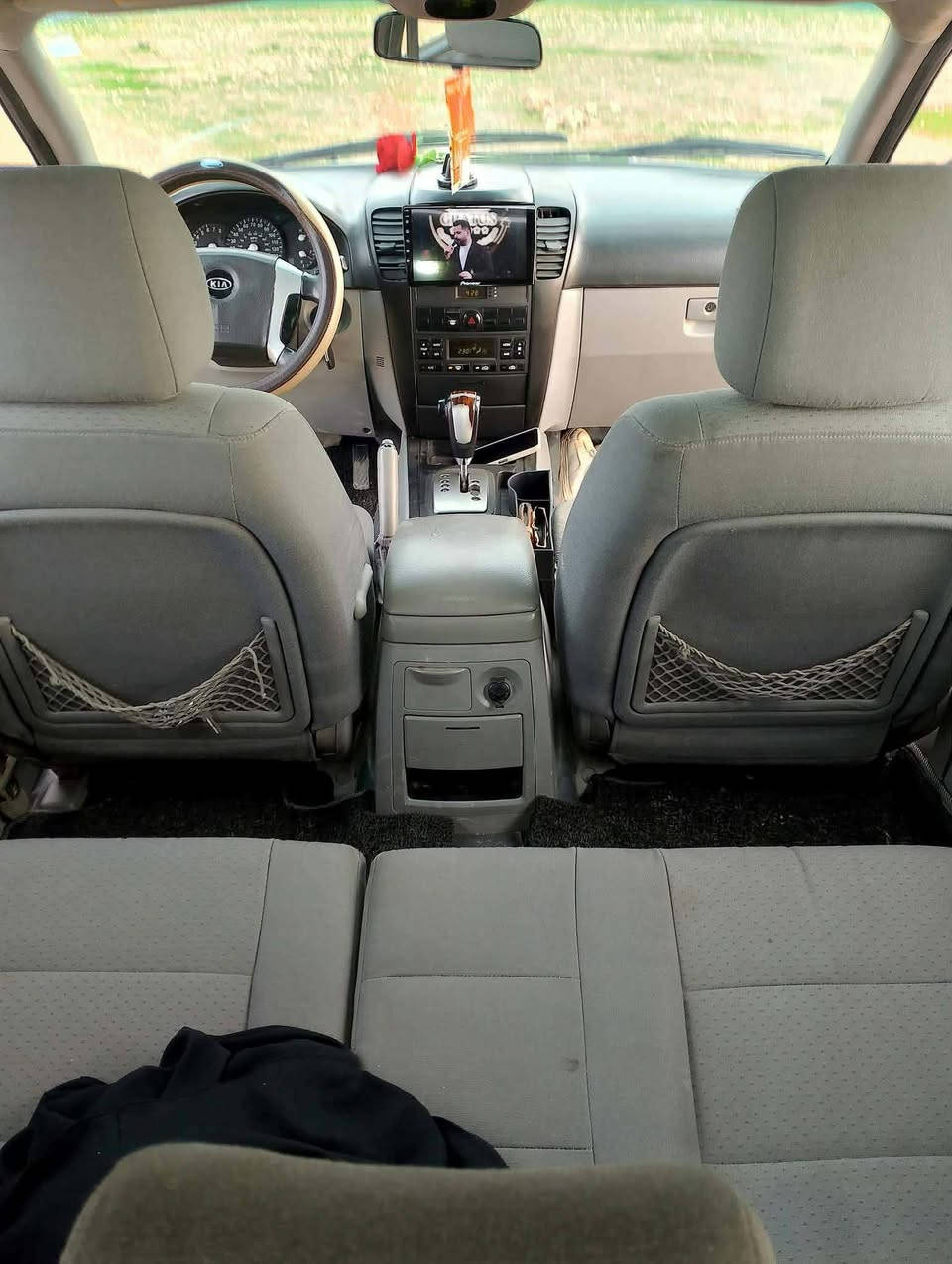 ✨ وصلت حديثاً إلى مكتب رهف 
خلينا نقدم لكم عرضنا المميز لهذا اليوم! 🚘💨
​📋 تفاصيل السيارة:
🔹 السيار 🚗 سورينتو
🔹 الموديل: 2005
🔹 الوارد:  امريكي
🔹 ناقل ⚙️شرط
🔹 المحرك:   شرط.    6سلندر 3500       🛠✅
🔹 الرقم:  دهوك  شرط تحويل 
🔹 الضرر ( 3 قطع صبغ.   فول مواصفات مثبت  سرعه تبريد شغال  طخم تواير جدد  
​💸 السعر. 73 وبيها مجال.     
​📍 موقعنا:
الموصل - حي الزنجلي - قرب مول دريم 📍🏢
​⏰ أوقات العمل:
من الساعة 09:00 صباحاً وحتى 10:00 مساءً 🕘🌙
​📞 للتواصل والاستفسار:
يسعدنا استقبال اتصالاتكم المباشرة خلال ساعات العمل:
📲 ***********
📲 ***********
​🌟 مكتب رهف.. اختياركم الأمثل لسيارة العمر! 🌟
