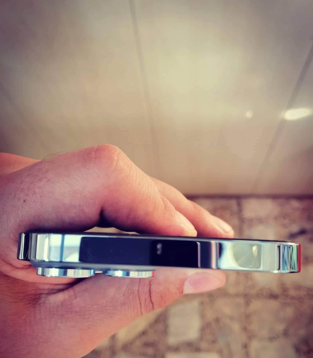 13 برو 

جهاز جلخ مالت كفر مابي شرط وتر بروف ميعبر هوه جهاز شرق اوسط ويه كارتونتو اطبق الكرتونه وتاخذه 

نظافة 100‎%‎

 ذاكرة 128 

بطارية75%

دبل سيم 

نموذج ZA/A

شراي تعال خاص او اتصل 

***********

سعرو550وبي مجال

