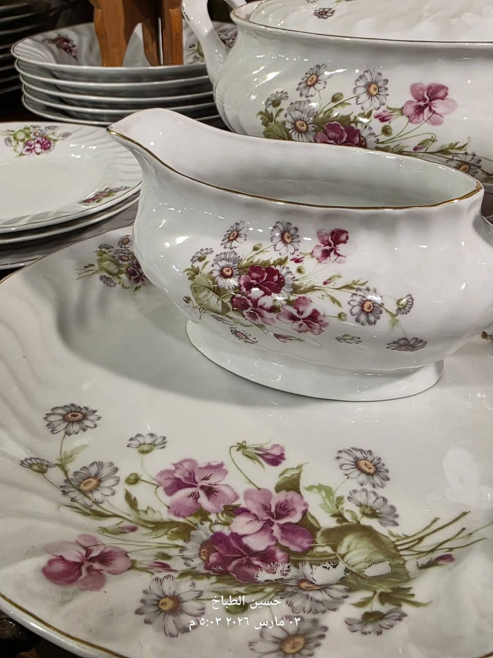 سيت روماني ٢٨ قطعه
١٢ ماعون شطح 
٦ ماعون عميق 
٥ ماعون حلاوه 
١ بلم كبير 
١ صحن كيك كبير 
١ سلطانيه 
١ سوب دان


**إذا كنت صاحب هذا الإعلان وتريد حذفه لأي سبب، رجاءا أرسل رسالة إلى الدعم الفني**