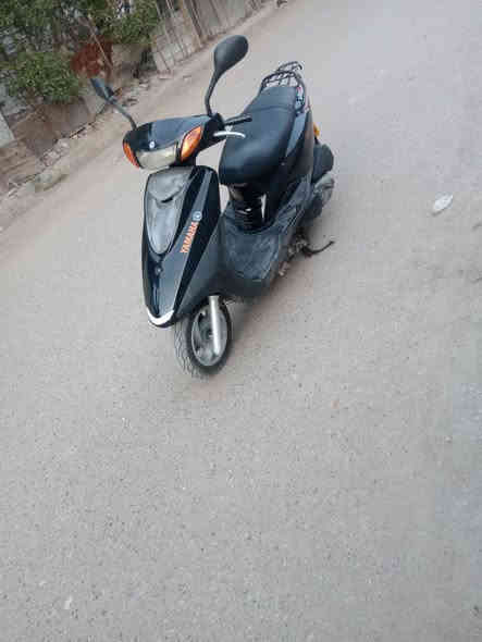 دراجه بريز نوزل خطين  ابلاديه كلها مختمه ختم واحد صار فتره نازله  رمبه نكره سلف هندر كهربائيات كلها شغاله اوراقها كامله باسمي السعر 550 العنوان الشعب التلفون ***********
