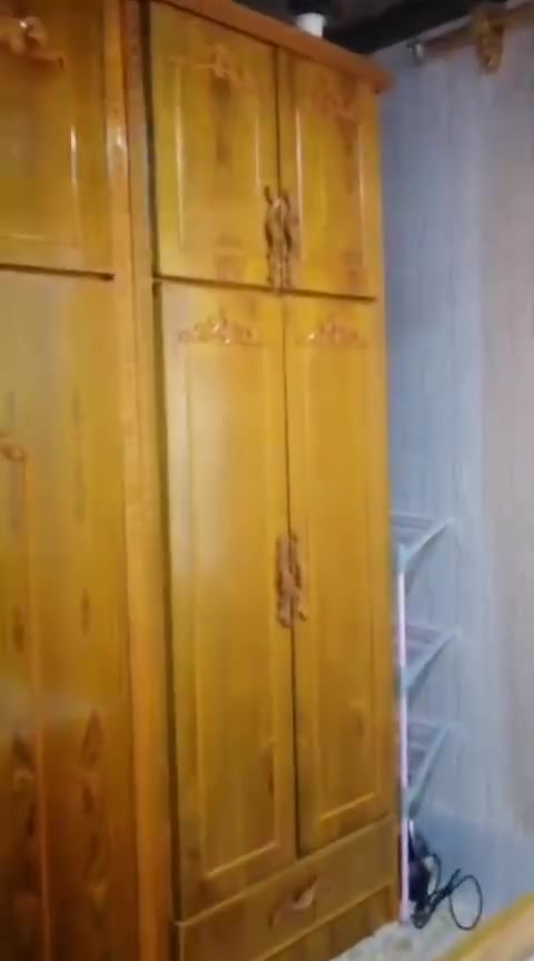 للبيع غرفه جديده لوك 
نظافتها 100/100
سعر مليون، 150
 اي استفسار اتصل عل رقم
***********
وبي واتساب

