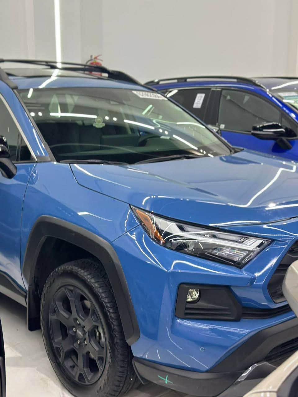 2024   RAV4
 فئه(  TRD  ( OFF ROAD طرق وعرة
الي يعرف هاي الفئة يعرف قيمتها
 📌 يعني اعلى حتى من البريميوم    
 📌   (بدون اي قطرة صبغ او تبديل ) 
  📌  اخت الكلين داخله سرقه 💯
يعني غراضها مفتوحات ومدخليها وراجعين شاديها 
  📌  ايرباكات الكل سليمات 💯
  📌 رقم اربيل الدولي الجديد بأسمي تريد تحويل او      وكاله
المواصفات :-
  📌محرك 4 سلندر 2.5 بانزين  المرغوب
  📌 ناقل حركه ( Direct Shift ECT ) ATMالمرغوب
  📌  دفع رباعي دبل AWD اختصاص طرق وعرة 
       (ثلج - رمل - طين )
         يعني الحدادية
 ( دبلات وجكات واللويات احمر بلادي شركة ياباني)
  تخم تاير جبلي بلادي شركة اليابان
  📌 اوضاع القياده ( SPORT. NORMAL .ECO ) 
  📌 حدادية رياضيه خاصه OFF ROAD نظام التعليق        على 3 اطارات
  📌 شاشه كبيرة 10.5 انج تدعم كار بلي وانرويد اوتو
  📌رادار أمامي + فرامل طوارئ
  📌 كشنات جلد تبريد + تفئه
  📌تنبيه خروج عن المسار
   📌مثبت سرعة ذكي
   📌كشف المشاة والدراجات
   📌مساعد توجيه الطوارئ
   📌 فتحه سقف سلايد
   📌 شاحن لاسلكي 
 بعد بيها هواي مواصفات متنعد  
       ————————————————-
السعر المطلوب 275$ وبيها مجال
قبل التعليق اقره هاي الملاحظه عزيزي
( داخله كلين بدون صبغ + بدون تبديل ) 
طلب صور الحادث والسعر ..  الاتصال
 📌  *********** 📌
