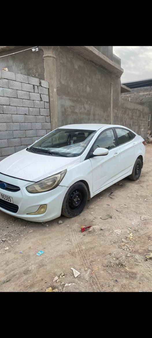 السلام عليكم اكسنت مديل 12 خليجي محرك 1600  بيع او مراوس حسب القناعه بيه مدكر وبنيد بدون دواخل رقم بصره انكليزي تدفه تبريد شغال تخم تاير جديد بيه بارد بالخلف بصيط السعر 83وبيه مجال العنون بصره ابو الخصيب***********
