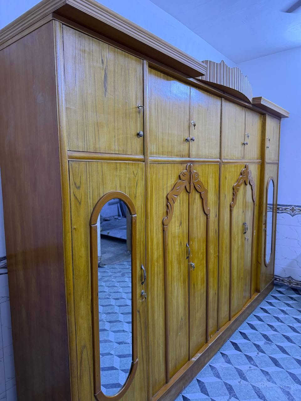 سلام عليكم كنتور ابو 6 تفصال مستعمل شهرين للبيع 
المكان بغداد الشعله 
السعر 500 وبي مجال 
***********
