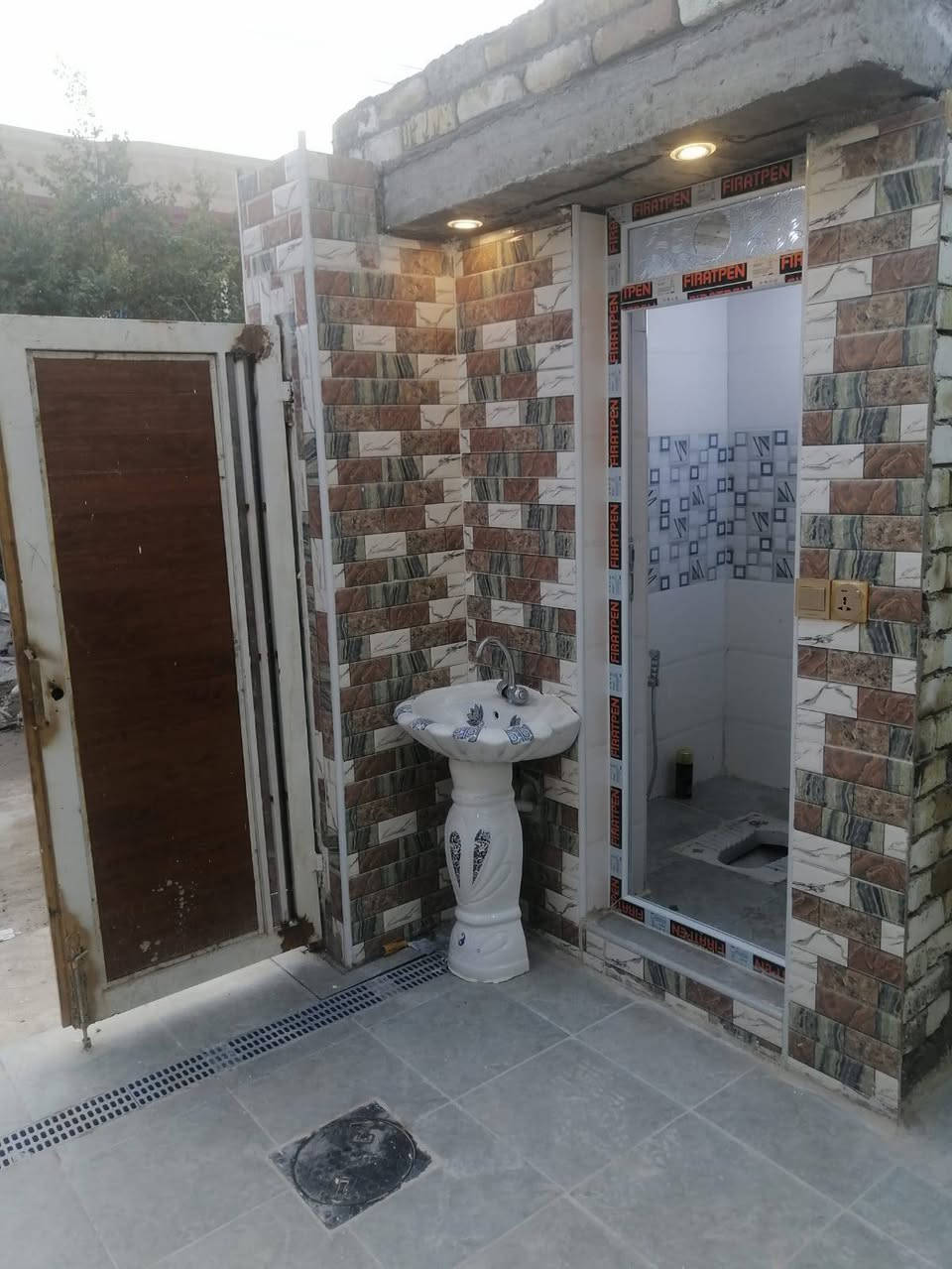 السلام عليكم مشتمل طابق ونص للبيع مربع ال3000الاف خلف السوق والمدارس
بناء جديد 2026 طابوق بعده محد گاعد بي سند جديد بأسم أبو البيت 

البيت بعد بس الارضيه سبوع وتكمل الأرضيه تبقه بس الواجهه
يحتوي على غرفه ومطبخ واستقبال وحمام ممر طويل يدخلك عل بيت ترك وعندك فوگ غرفه السعر 80للأستفسار مراسله واتساب *********** أو خاص
