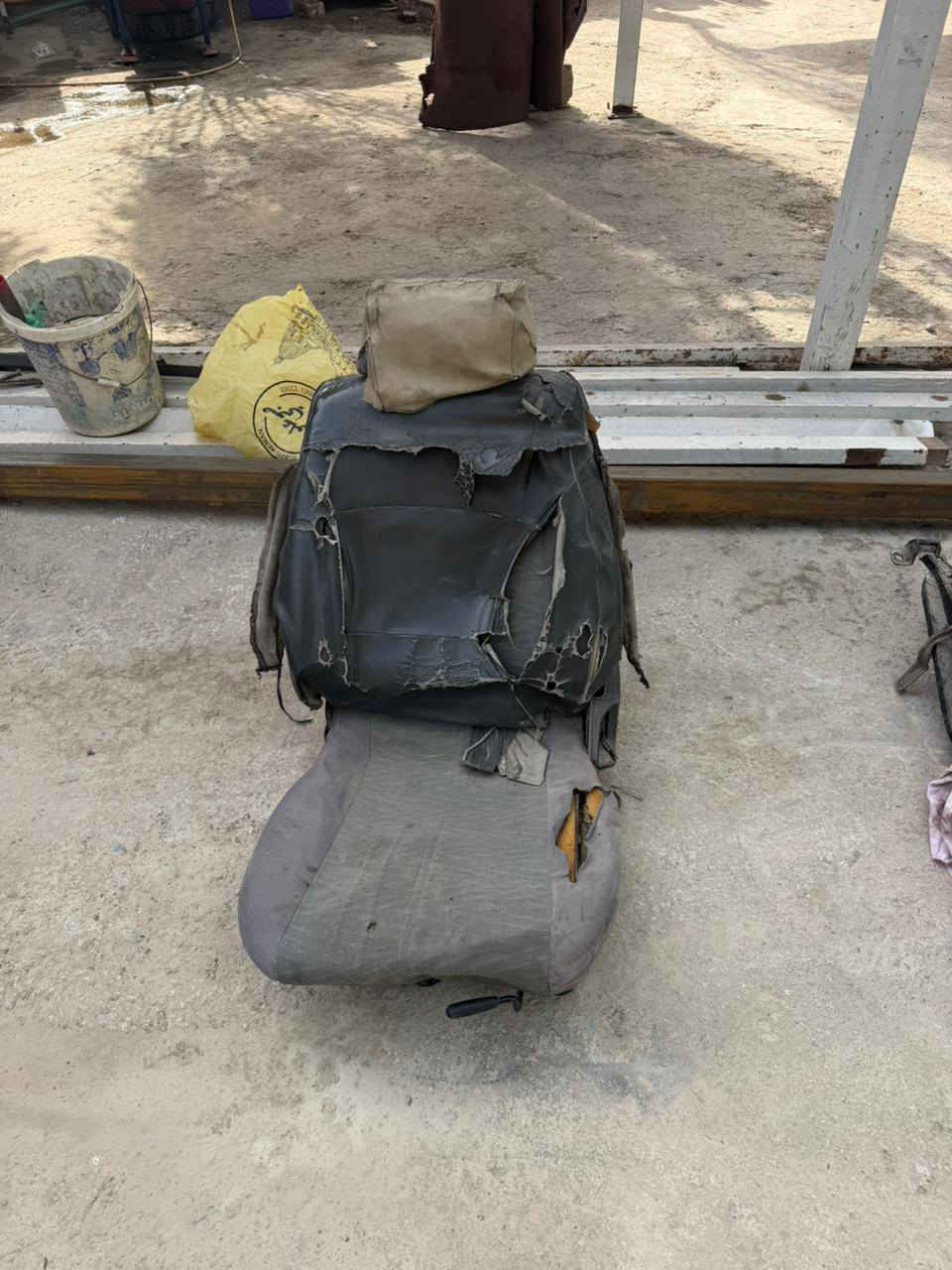 اسلام عليكم
كشنات مال بريجو مابيهن اي شي يعني اي كسر مابيهن بس يرداهن دوشمه سعر 50 
***********
