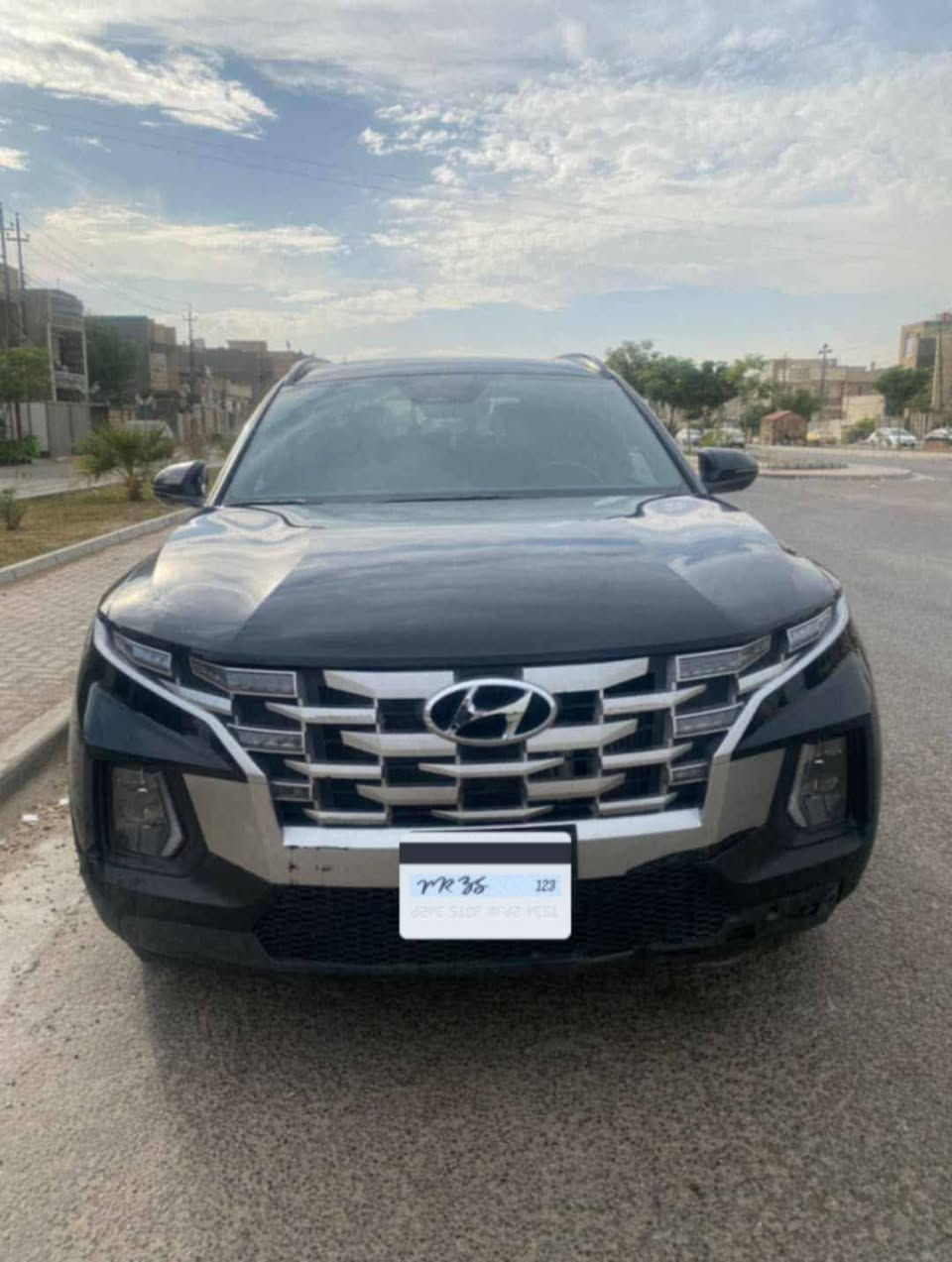 السلام عليكم سانتا  كروز للبيع   موديل2022
المواصفات فول 
بصمه تشغيل و ابواب 
فتحة سقف 
كشنات تدفئة 
لايت و بك لايت led
شاشه دجتل 
محرك 2500 تيربو 
كشن كهرباء وبعد بيها هواي مواصفات 
 وصور حادث بمنشور مصبوغه صفحه
بدون تبديل  
ماشيه 47الف ميل سياره
رقم بغداد تحويل ثاني يوم 
السعر215وبيه مجال 
مكان السياره شهداء البياع  
رقم التلفون ‏‪***********‬‏
