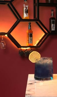 بارستا متفرغ للعمل متمكن من جميع اصناف البارد / ساخن coffe hause  مكان...