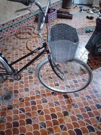 هذا بسكل للبيع سعر 60 الف مكان بياع 07728910825