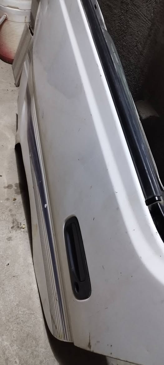 سلام عليكم من رخصت مدير الاكروب
باب نيسان يورفان ناصيه كامل حتى الجامه بي ابلادي 

 
وبي هاي الطخه للبيع قيم وأخذ بالي يرضي الله 

 
الاتصال بالرقم *********** واتساب موجود
