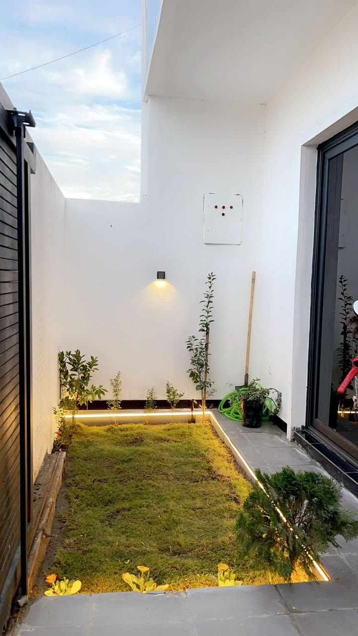 بيت للبيع مساحه 100م واجه 6وربع ونزال 16 طابو زراعي سند 25 في مجمع بهاء المدن طابقين يحتوي ع غرفتين نوم وصاله واستقبال ومطبخ وصحيات بناء درجه اولئ فول الفول السعر 145 مليون وبي مجال في الدورة منطقه البوعيثه للاستفسار الاتصال على الرقم *********** متوفر واتساب
