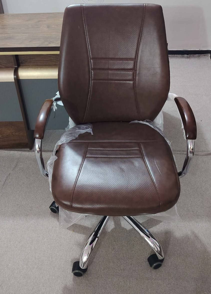 السلام عليكم
كرسي وميز للبيع
 جدد ستوني مشتريهن
السعر 210
مكاني النجف 
*********** النجف, العراق
